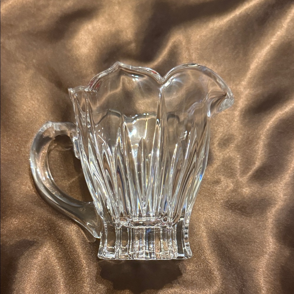 Elegant Clear Glass Creamer